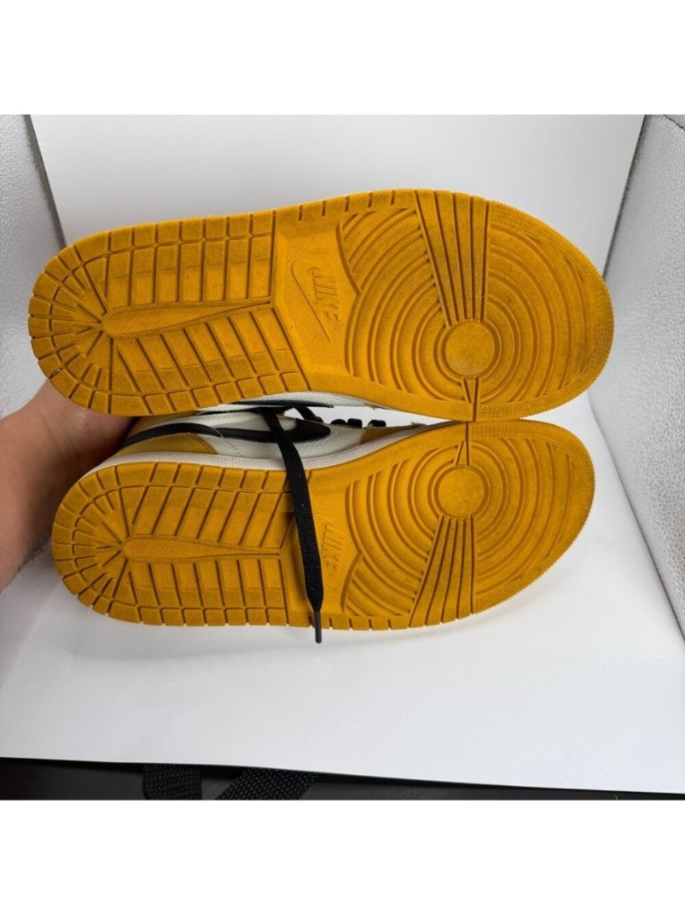 Nike Air Jordan 1 Retro High OG Shoes Mens Size 8 Yellow Black Sail DZ5485-701 - Picture 12 of 13